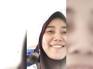 Indonesian hijab beauty Cici's outdoor webcam adventure